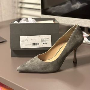 NWT Ann Taylor Mila Suede pump